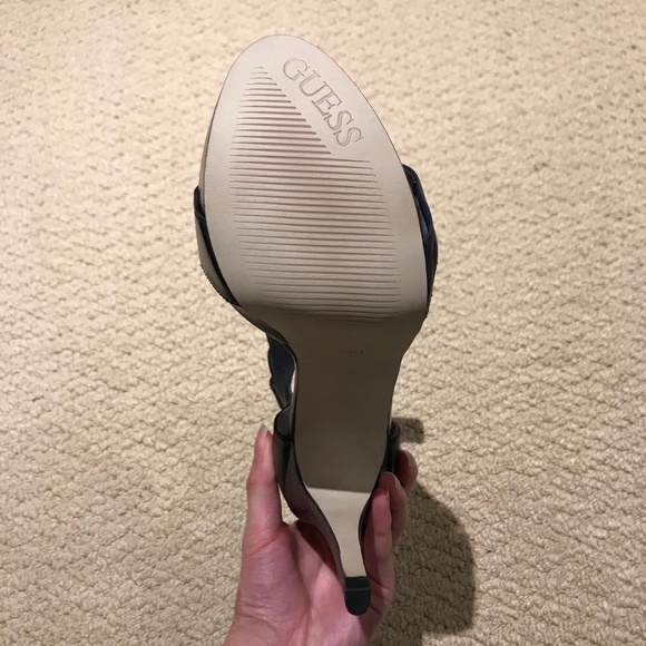 Guess Heels - Picture 5 of 7